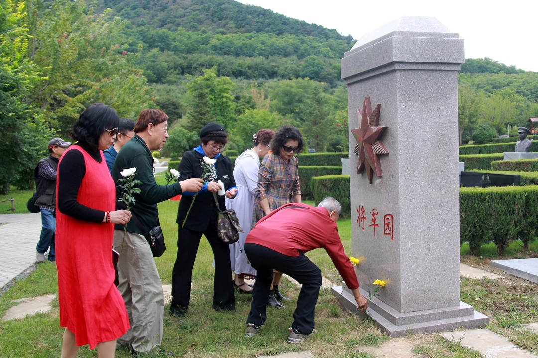 張學良旁系親屬向遼寧觀陵山張學良百年人生展捐贈其生前珍貴影音資料(圖9)